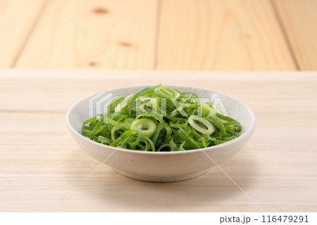 小皿に入れたきざみねぎ 116479291