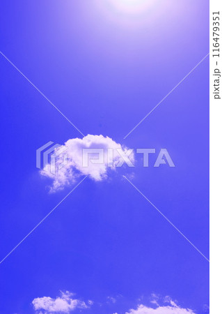 雲のある青空 (背景素材) 雲のある青空 (背景素材) 116479351