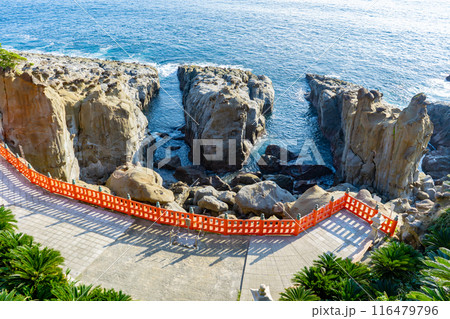 鵜戸神宮の玉橋と亀石の風景 鵜戸神宮の玉橋と亀石の風景 116479796