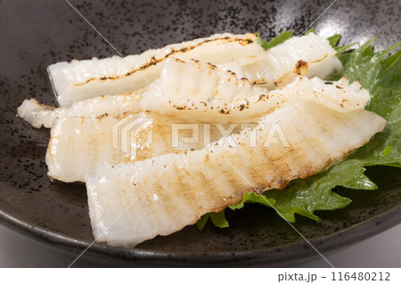 炙り えんがわ 刺身(あぶらがれい) 炙り えんがわ 刺身(あぶらがれい) 116480212