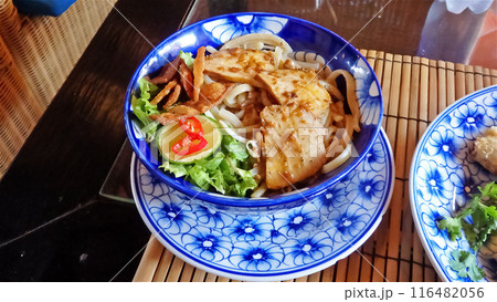 ベトナム・ホイアンで食べた麺料理・カオラウ 116482056