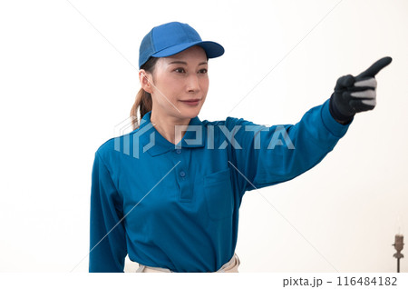 運送業の女性イメージ 116484182
