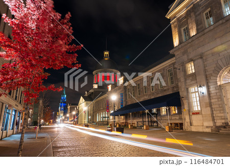 Saint Paul Street (Rue Saint-Paul) in Old Montreal at night. Montreal, Quebec, Canada. Bonsecours Market (Marche Bonsecours). 116484701