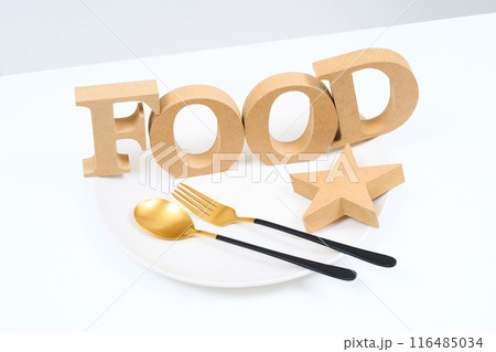 「FOOD」と並べられたアルファベットの木製ブロック 「FOOD」と並べられたアルファベットの木製ブロック 116485034