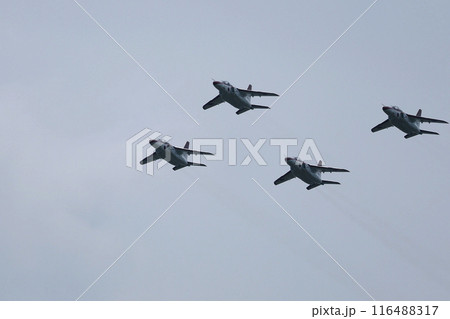 T4　練習機　展示飛行　編隊飛行 116488317