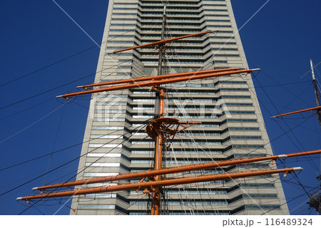 横浜係留展示される初代日本丸のマスト-3 横浜係留展示される初代日本丸のマスト-3 116489324