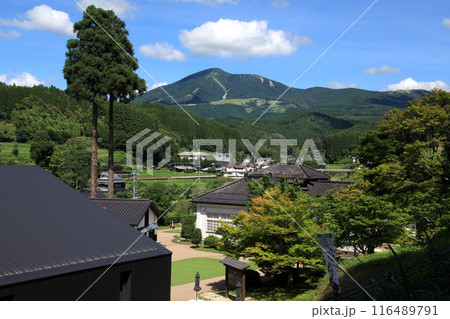 阿蘇郡小国町「北里柴三郎記念館」　里山の緑に囲まれた観光施設 116489791