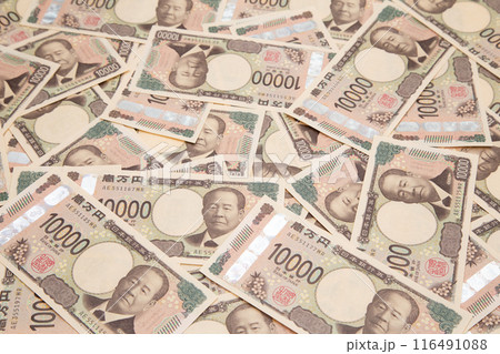 大量の一万円札（新紙幣） 116491088