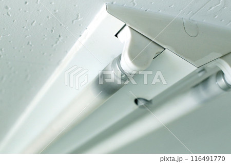 黒くなった使用済みの蛍光灯の集合写真 黒くなった使用済みの蛍光灯の集合写真 116491770