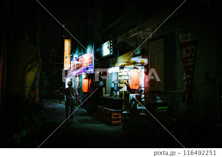 夜の街明かり 夜の街明かり 116492251