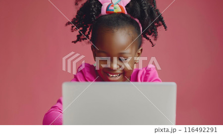 パソコン喜ぶ子供七 パソコン喜ぶ子供七 116492291