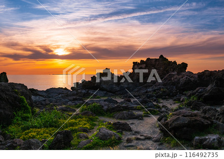 十六羅漢岩・夕景 116492735