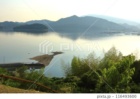 大芝島から三津口湾を望む 116493600