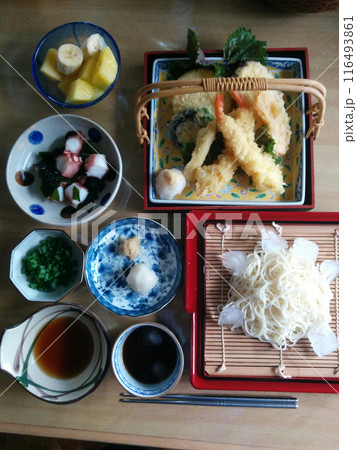 Assorted tempura and Somen set 天ぷらの盛り合わせとそうめんのセット Assorted tempura and Somen set 天ぷらの盛り合わせとそうめんのセット 116493861