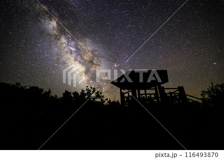 《高知県》叶崎展望台と天の川と星空 116493870