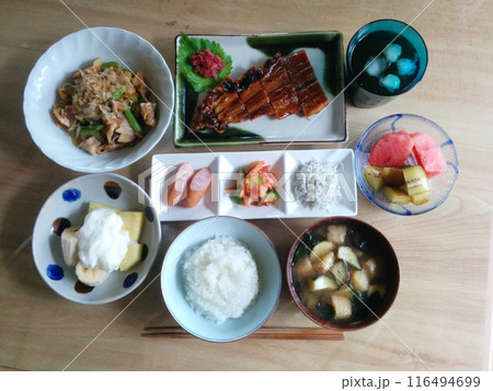 Grilled eel lunch set / 鰻の蒲焼きセットメニュー,和食・和定食~土用の丑の日 Grilled eel lunch set / 鰻の蒲焼きセットメニュー,和食・和定食~土用の丑の日 116494699