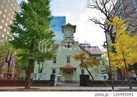 秋の札幌時計台 116495091