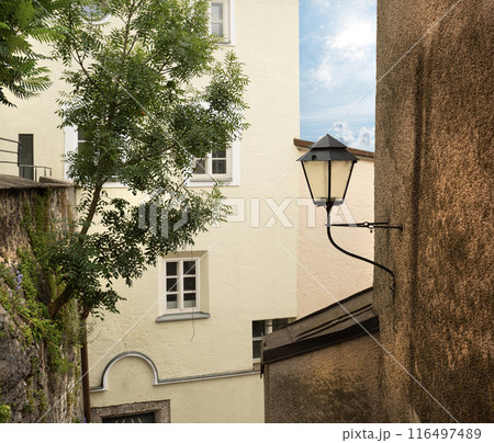 Steingasse street in Salzburg, Austria 116497489