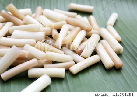 Fresh lotus rootlet on banana leaf 116501191