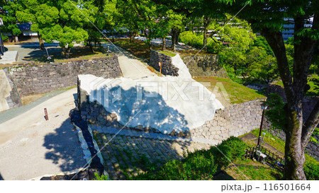 復旧工事中の熊本城 116501664