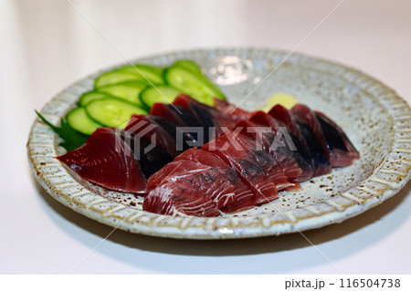 カツオの刺し身 カツオの刺し身 116504738
