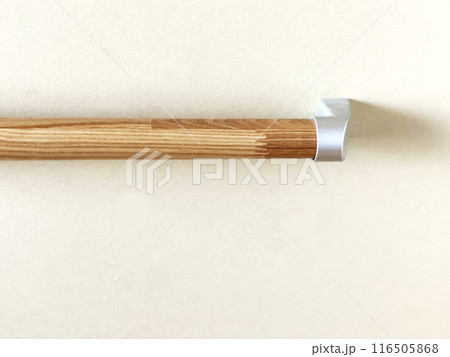 壁に取り付けられた手すり 壁に取り付けられた手すり 116505868