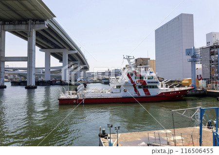 大阪市消防局水上消防署の消防艇「まいしま」（2024年6月14日撮影） 116506455