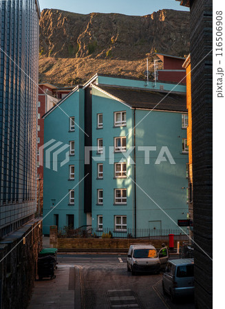 View of modern apartment building in Dumbiedykes housing estate area in Viewcraig Gardens with Arthur's Seat view. 116506908