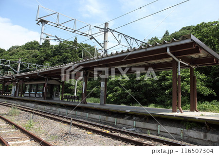 初夏の山寺駅 116507304