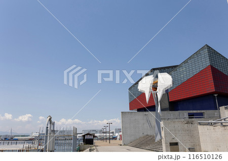 大阪文化館・天保山と波の記憶のモニュメントと海遊館(2024年6月撮影) 大阪文化館・天保山と波の記憶のモニュメントと海遊館(2024年6月撮影) 116510126