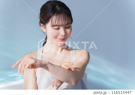 若い女性の美容スキンケア 116515447