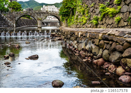 中島川と眼鏡橋【長崎市】 116517578