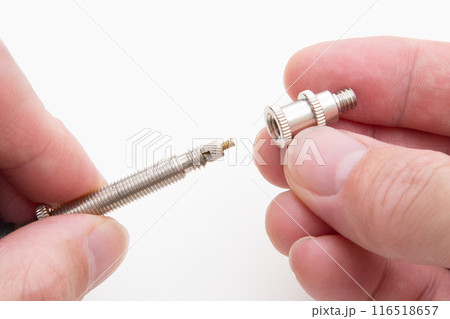 自転車のバルブ変換アダプター　仏式から英式へ変換 116518657