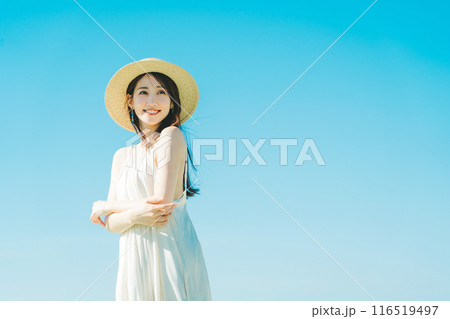 若い女性の紫外線 UVケアイメージ 116519497