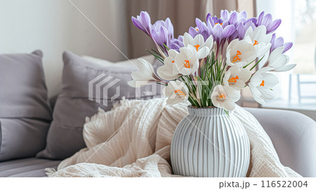 Beautiful bouquet of flowers in a vase. Floral arrangement 116522004