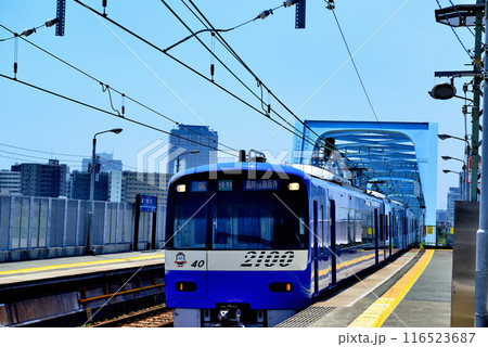 京浜急行電鉄 六郷土手駅 京急多摩川橋梁の風景 京浜急行電鉄 六郷土手駅 京急多摩川橋梁の風景 116523687
