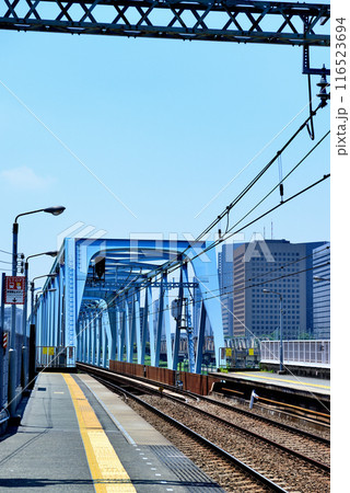 京浜急行電鉄 六郷土手駅 京急多摩川橋梁の風景 京浜急行電鉄 六郷土手駅 京急多摩川橋梁の風景 116523694