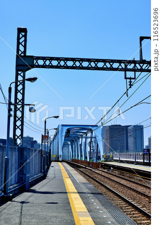 京浜急行電鉄 六郷土手駅 京急多摩川橋梁の風景 京浜急行電鉄 六郷土手駅 京急多摩川橋梁の風景 116523696