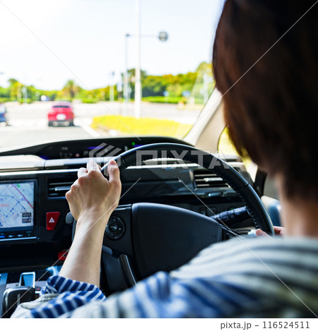 ライドシェア が 解禁 され 一般 ドライバー が 自家用車 で タクシー不足 を補う 116524511