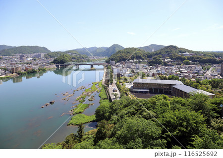 犬山城 天守から鵜沼城跡を望む(愛知県 犬山市) 犬山城 天守から鵜沼城跡を望む(愛知県 犬山市) 116525692