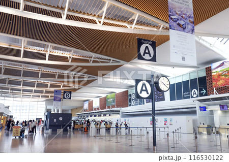 新千歳空港国際線ターミナル3F出発ロビーのAカウンター　ハイキー 116530122