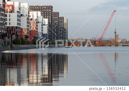 Construction of a pedestrian bridge across the Nagatinsky zaton. Construction of a pedestrian bridge across the Nagatinsky zaton. 116532412