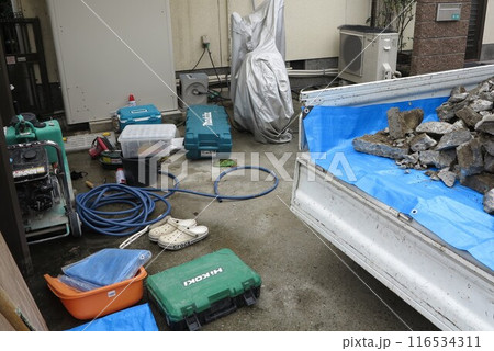 下水道工事　機械　工具　削岩機　がれき　 116534311