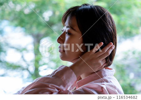 クールな女性の横顔 クールな女性の横顔 116534682