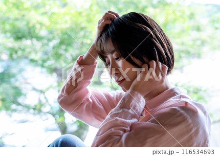 クールな女性の横顔 クールな女性の横顔 116534693
