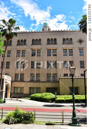 横浜市中区　海岸通一丁目の横浜税関前 116535740