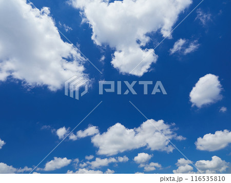 夏の綺麗な青空と美しい雲の風景 116535810