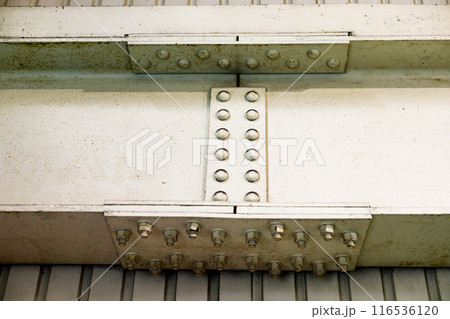 倉庫の鉄骨　併用継手　 116536120