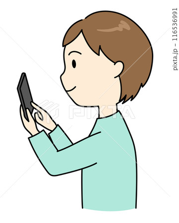 スマホを正しい姿勢で持つ若い男性 スマホを正しい姿勢で持つ若い男性 116536991