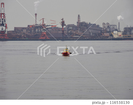 名古屋港の工業地帯の風景 116538130